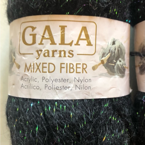 Black with Green Glitter Gala Yarn 3 Skeins Rare Find - Picture 2 of 4